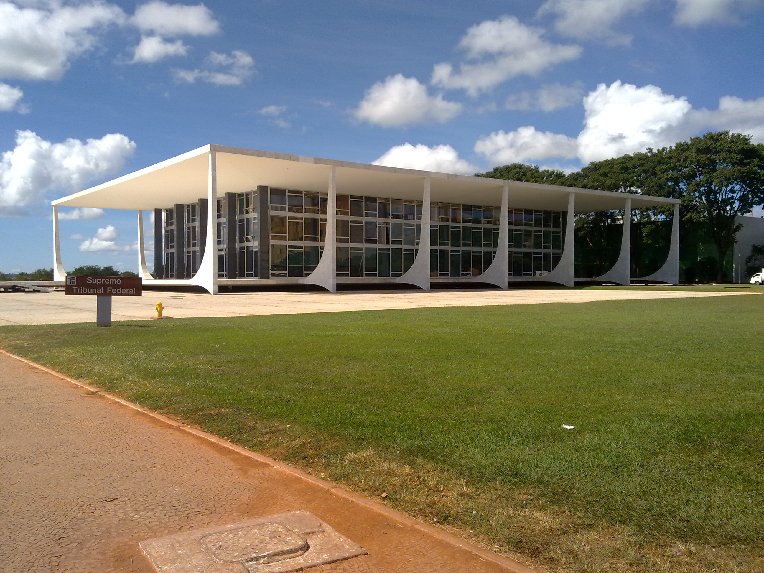 Fachada do Supremo Tribunal Federal e da Justiça